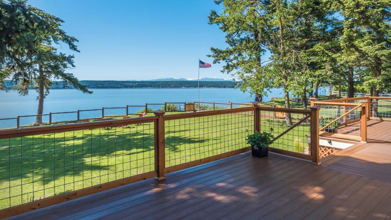 Photo of Patio Balcony in Oak Harbor