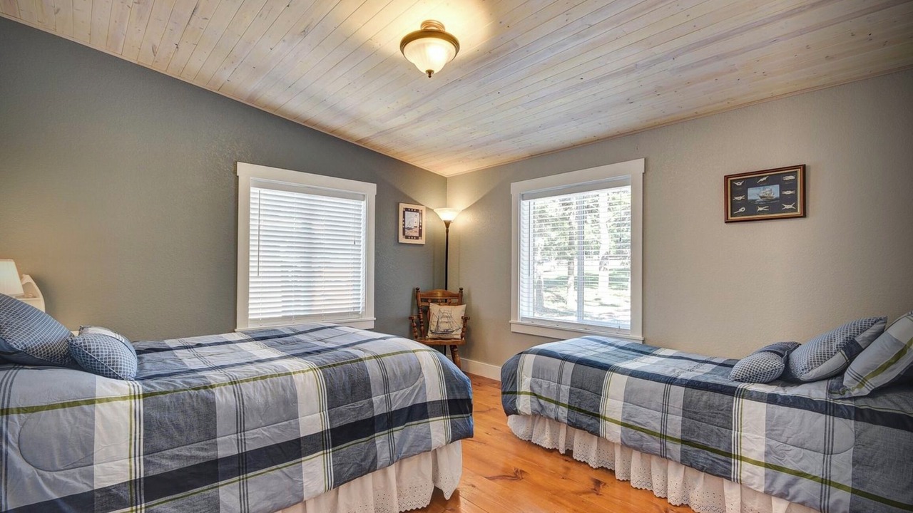 Photo of Bedroom in Oak Harbor