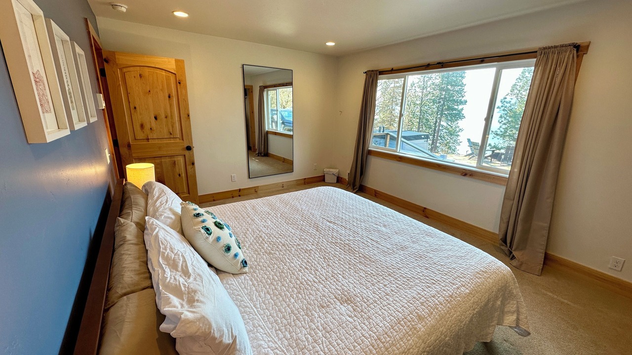 Photo of Bedroom in Sandpoint