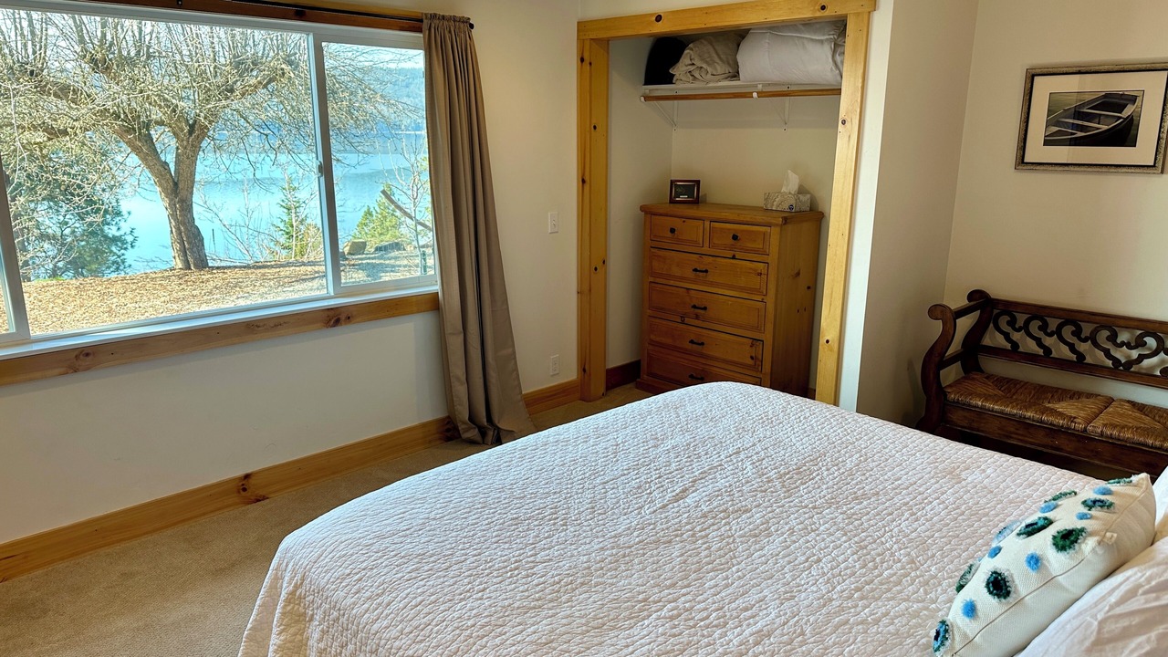Photo of Bedroom in Sandpoint
