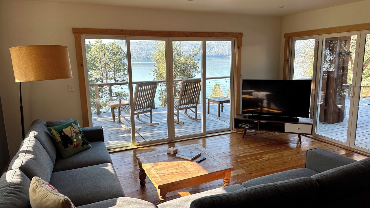 Photo of Livingroom in Sandpoint