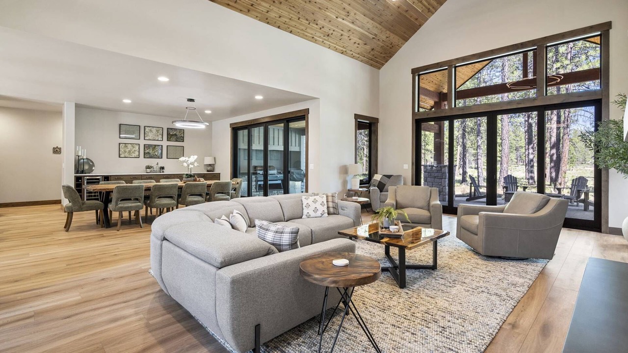Photo of Livingroom in Sunriver