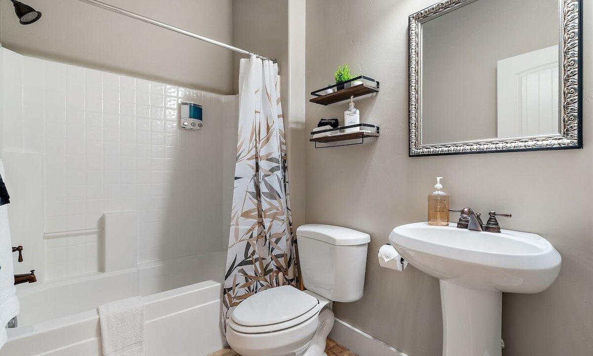 Photo of Bathroom in Southwest Ada County Alliance
