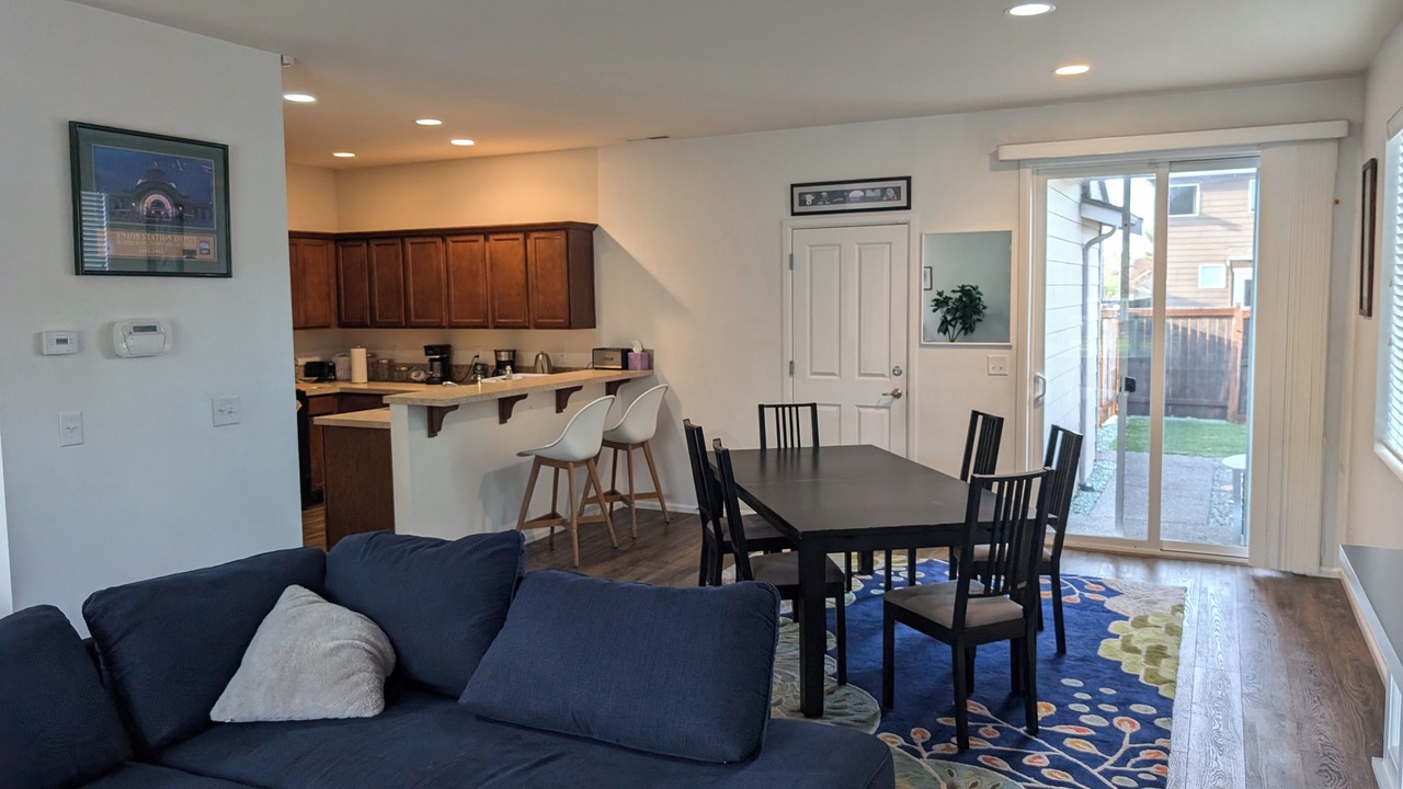 Photo of Livingroom in Eastside