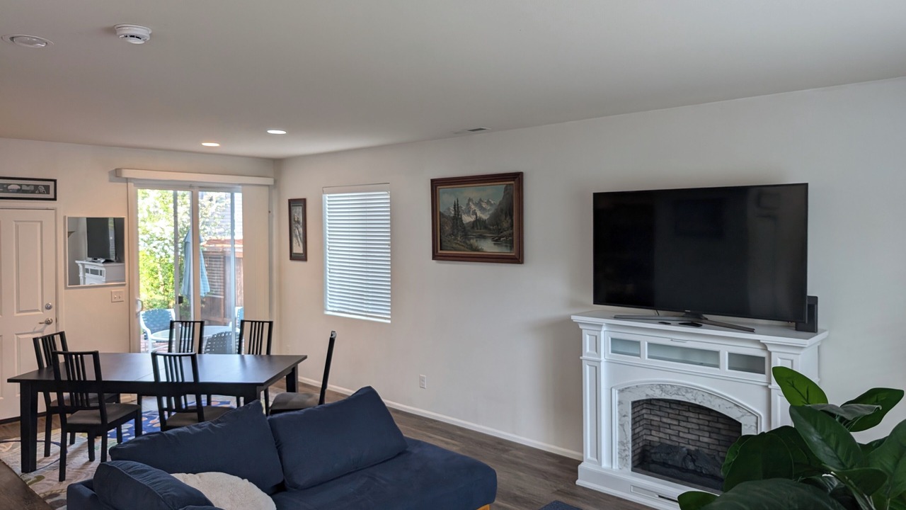 Photo of Livingroom in Eastside