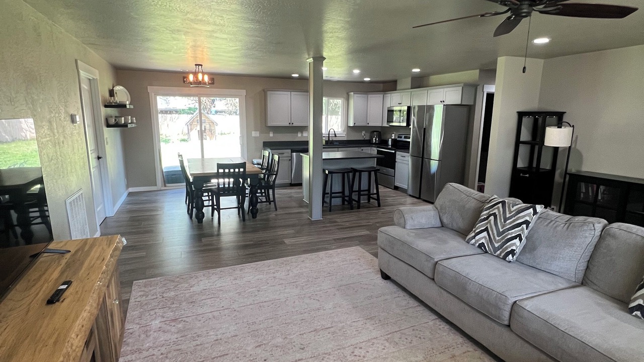 Photo of Livingroom in Grants Pass