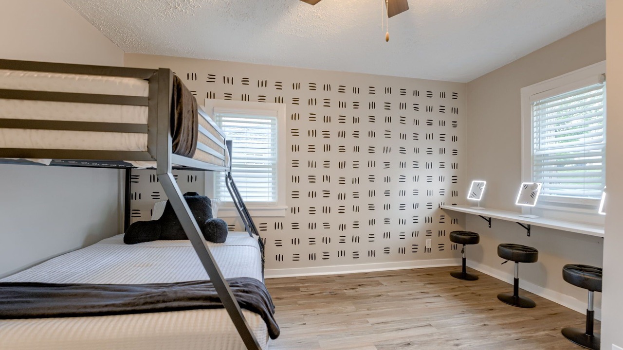 Photo of Bedroom in Dundee-Happy Hollow Historic District