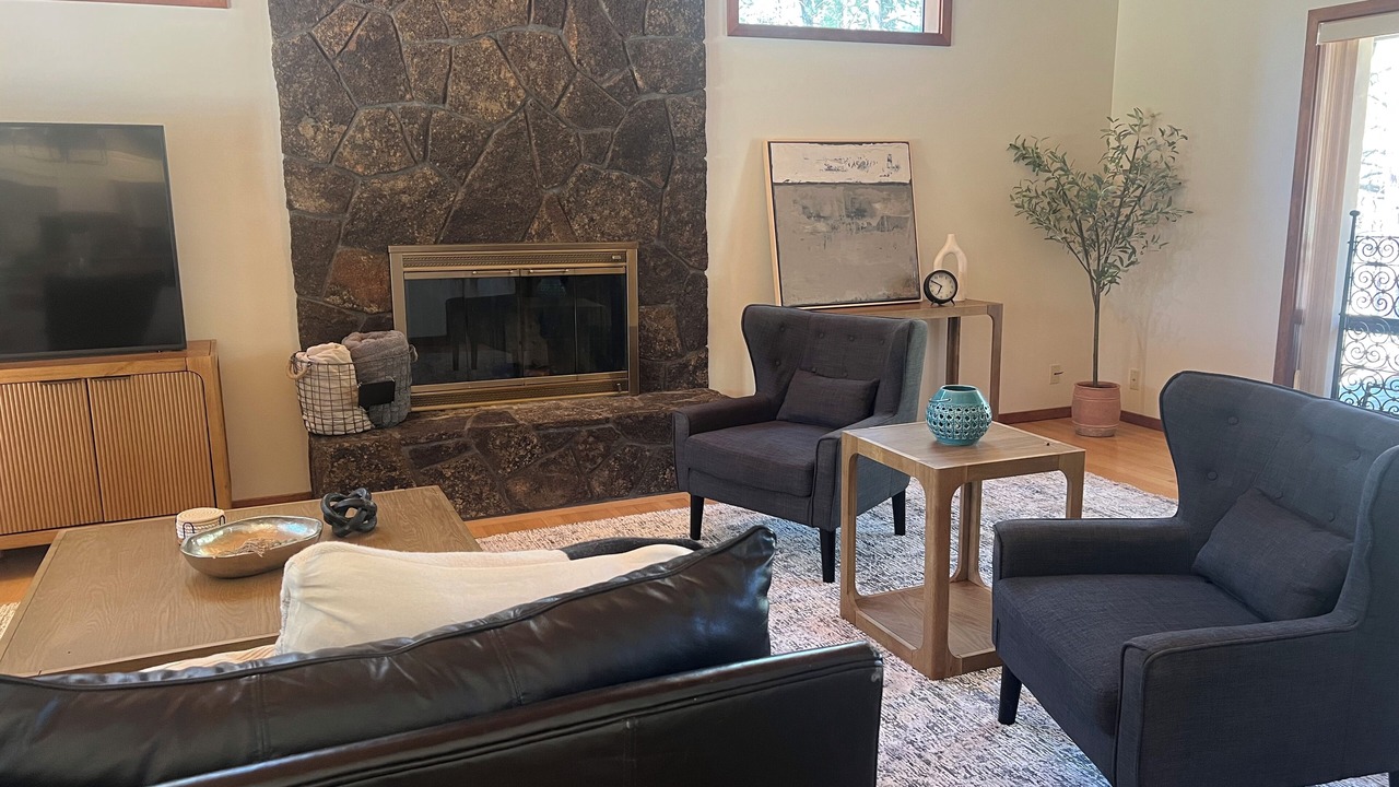 Photo of Livingroom in Black Butte Ranch