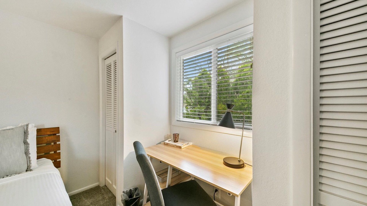 Photo of Bedroom in Depot Bench
