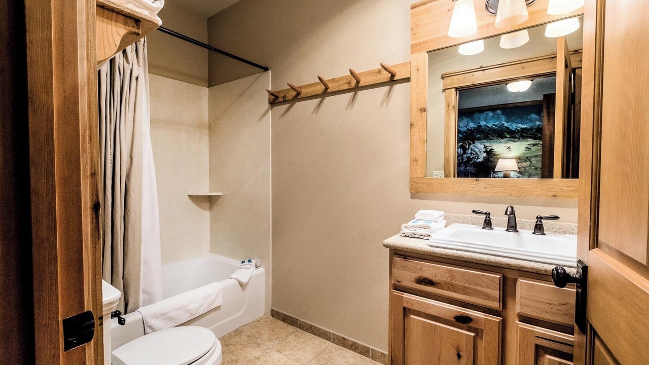 Photo of Bathroom in Almo