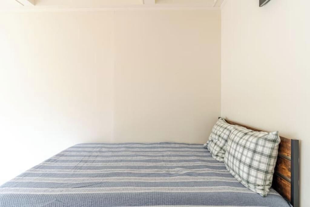 Photo of Bedroom in North Delridge