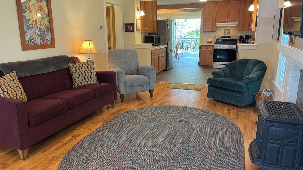 Photo of Livingroom in Ashland