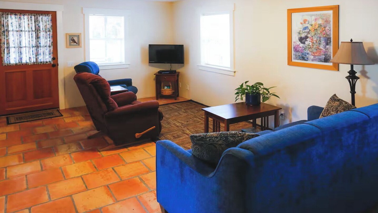 Photo of Livingroom in Ashland