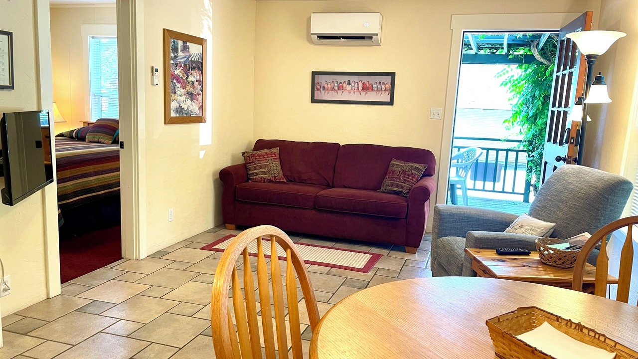 Photo of Livingroom in Ashland