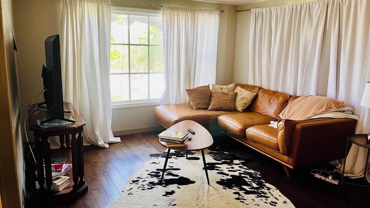 Photo of Livingroom in West Central