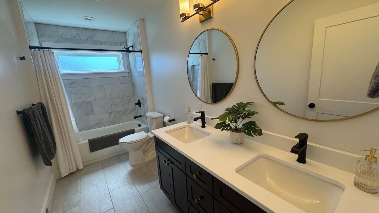Photo of Bathroom in Oroville