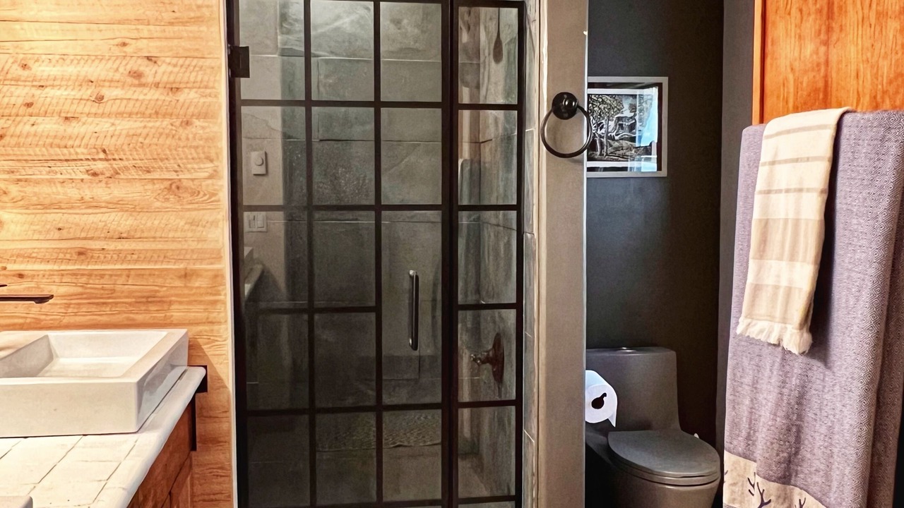 Photo of Bathroom in Red Top Meadows