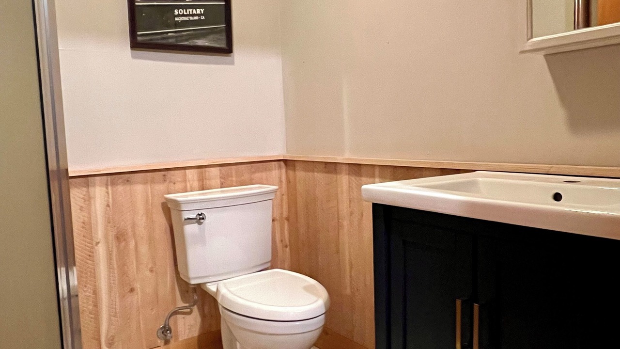 Photo of Bathroom in Red Top Meadows