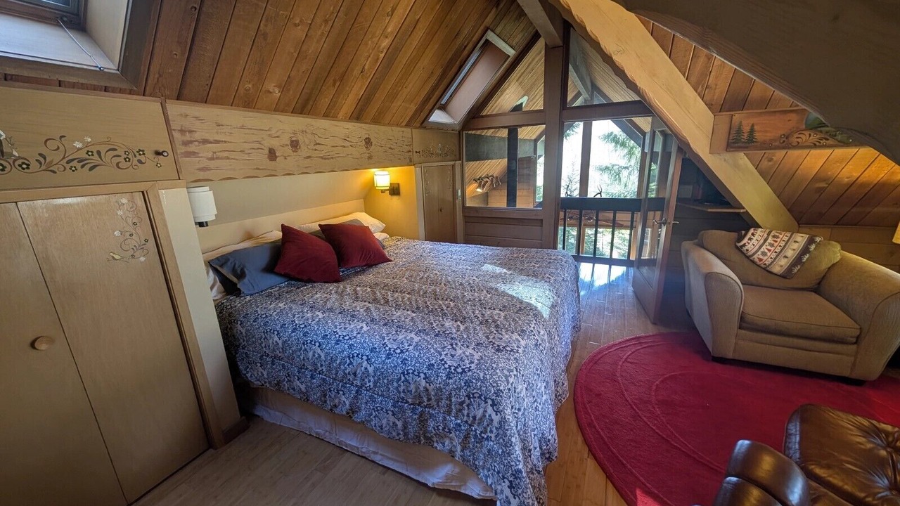 Photo of Bedroom in Enumclaw