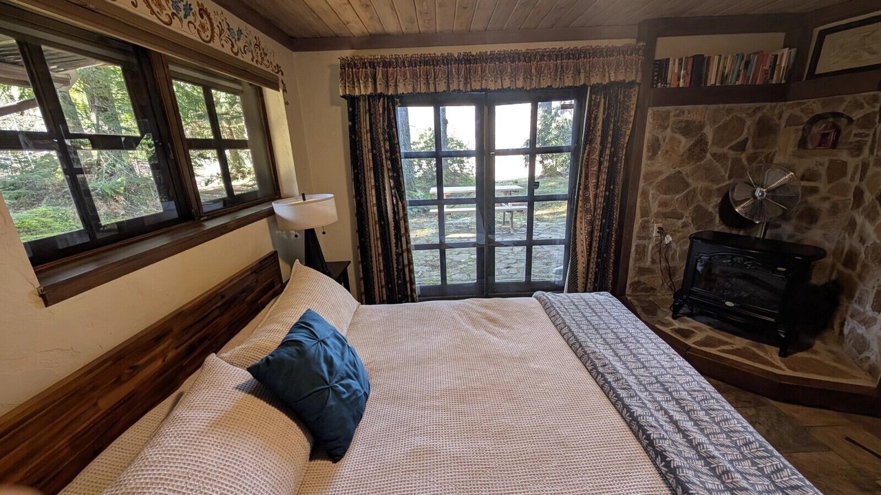 Photo of Bedroom in Enumclaw