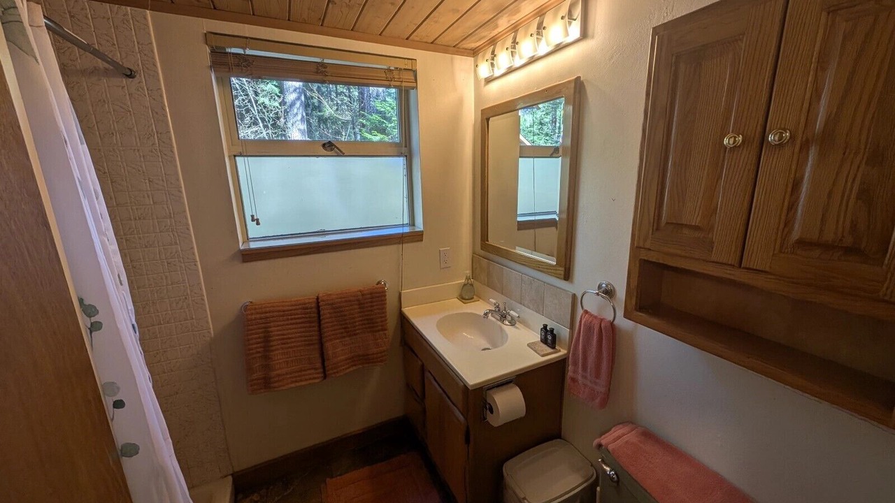 Photo of Bathroom in Enumclaw