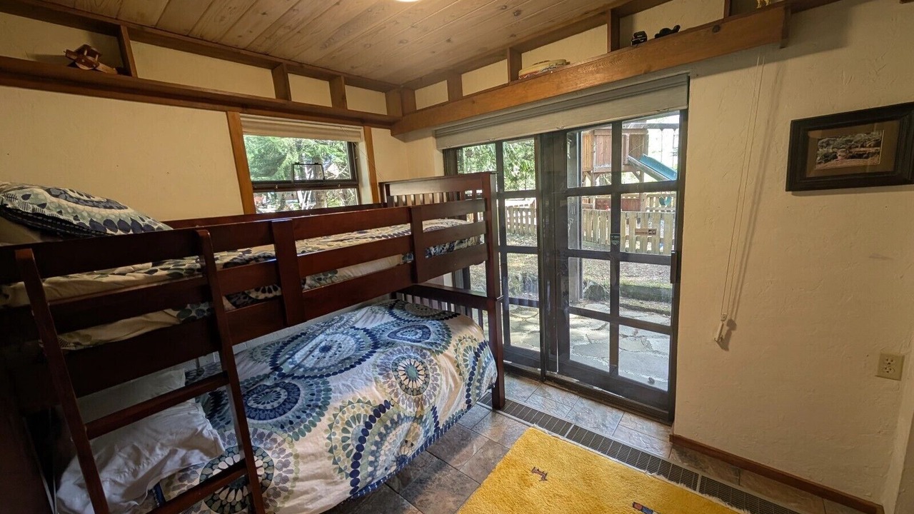 Photo of Bedroom in Enumclaw