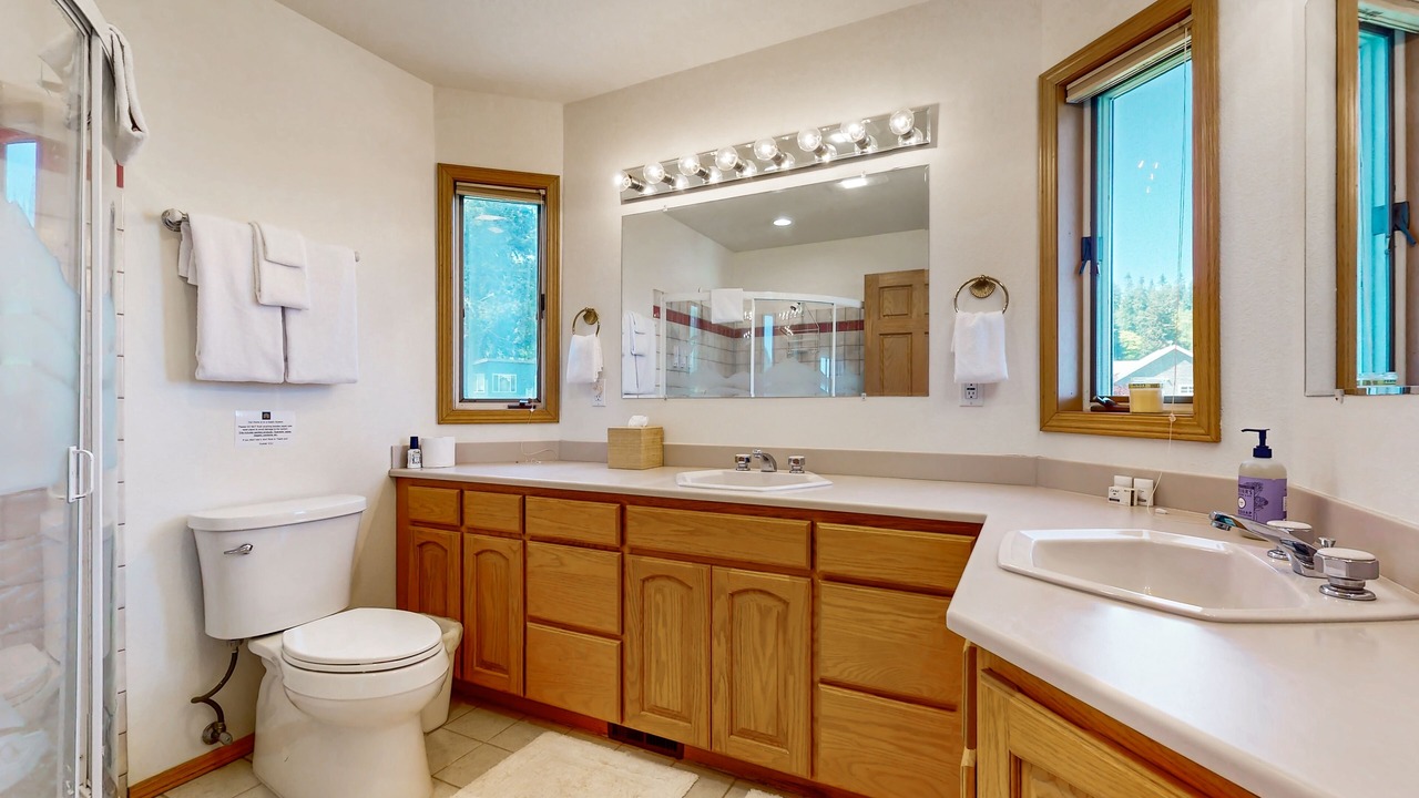 Photo of Bathroom in Greenbank