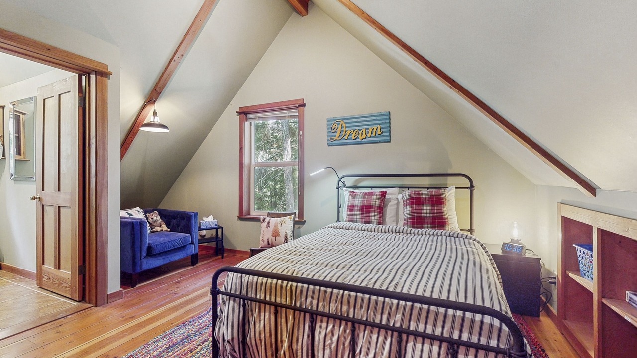 Photo of Bedroom in Clinton