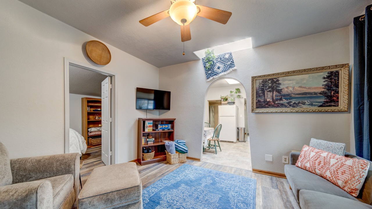 Photo of Livingroom in Garden District