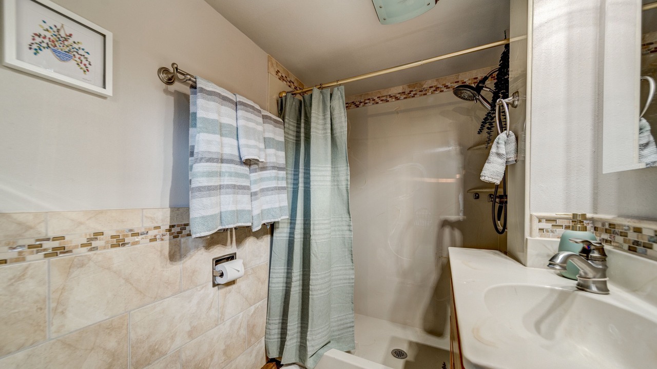 Photo of Bathroom in Garden District
