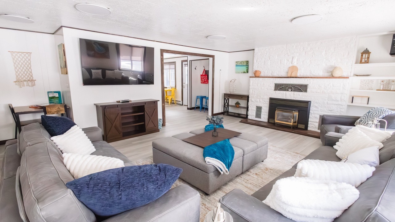 Photo of Livingroom in West Yellowstone