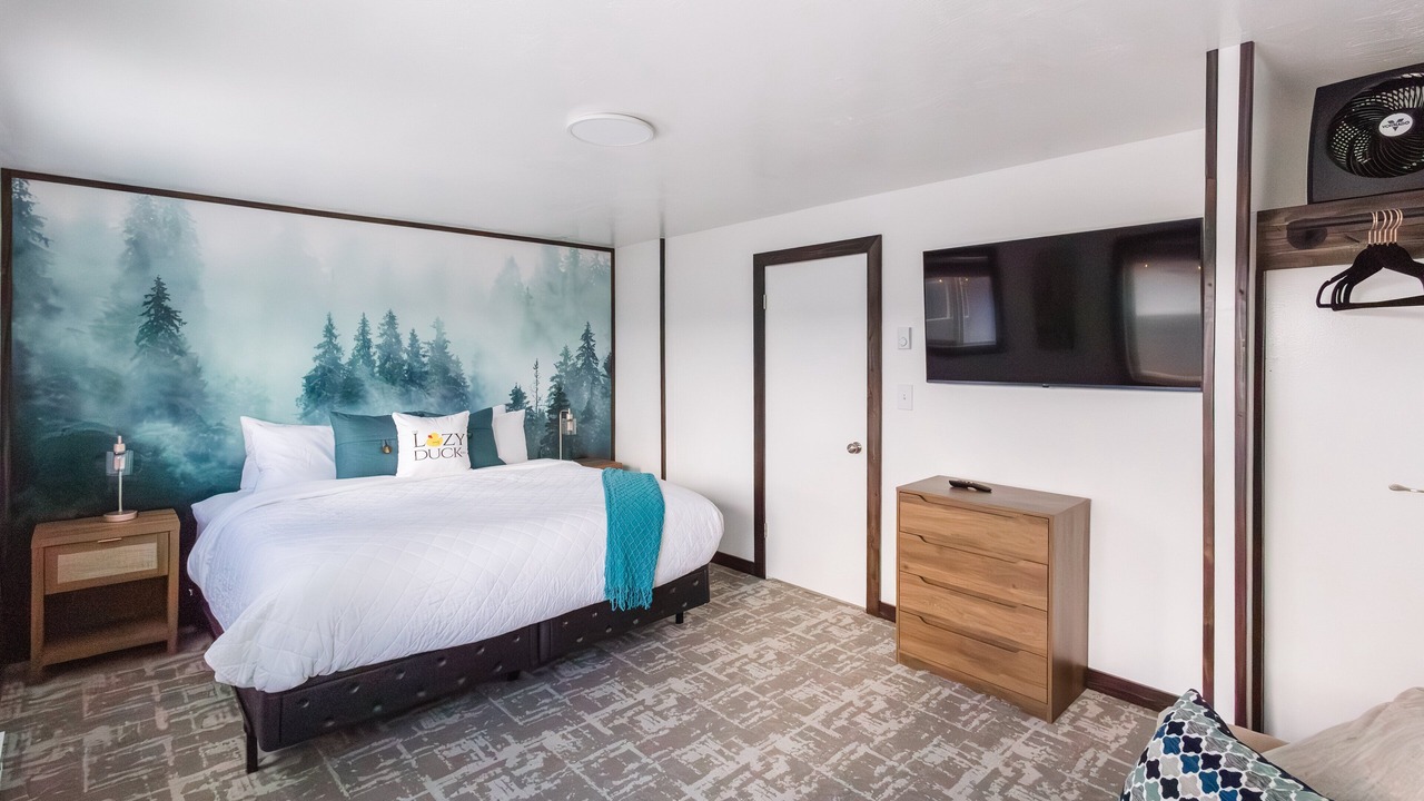 Photo of Bedroom in West Yellowstone
