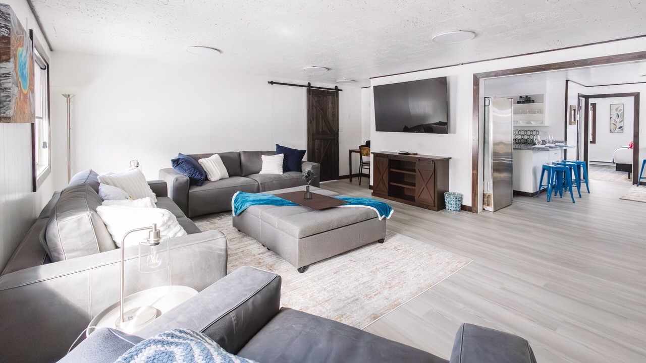 Photo of Livingroom in West Yellowstone