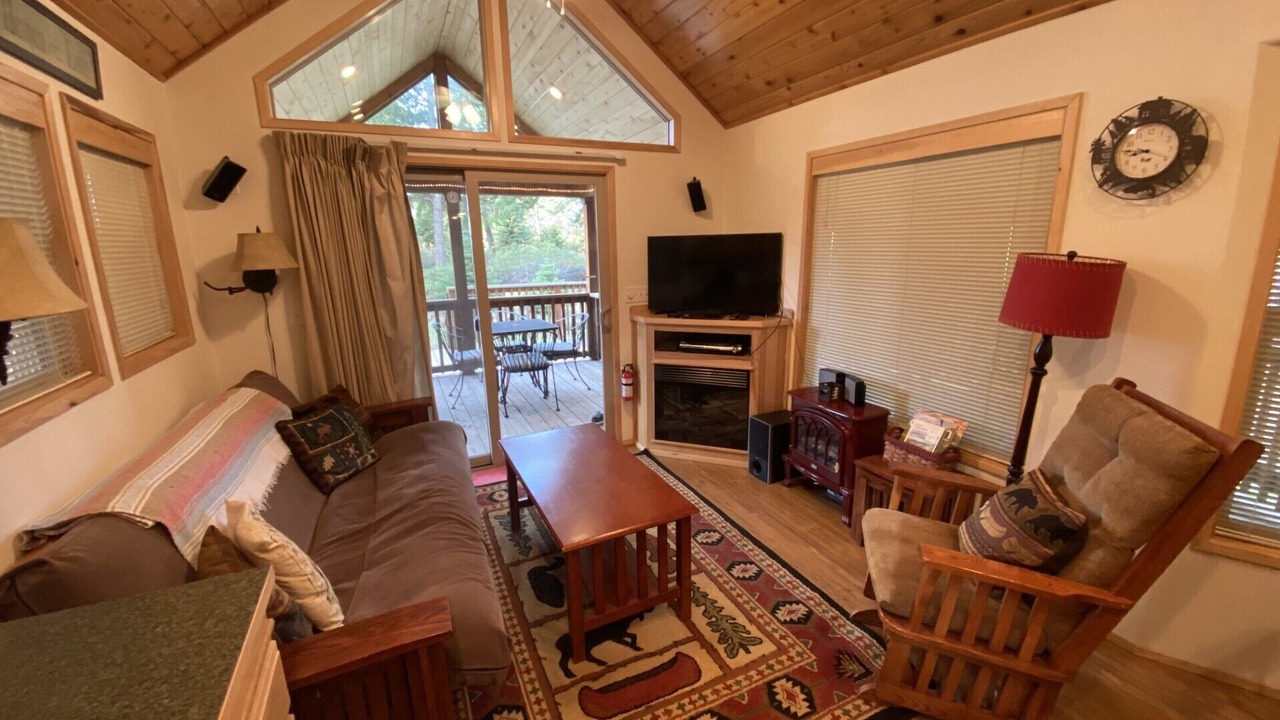 Photo of Livingroom in Ashland