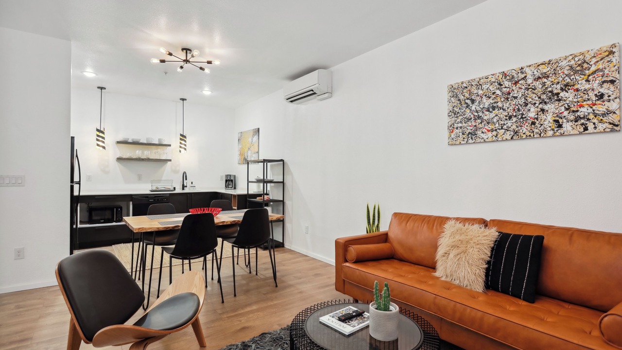 Photo of Livingroom in White Salmon