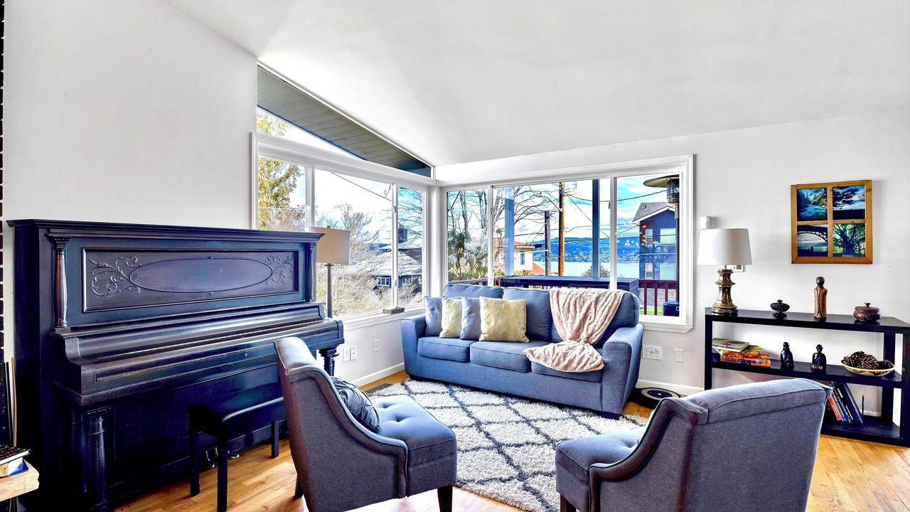 Photo of Livingroom in Rainier Valley