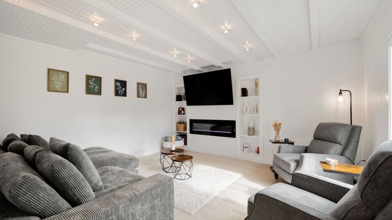 Photo of Livingroom in North End