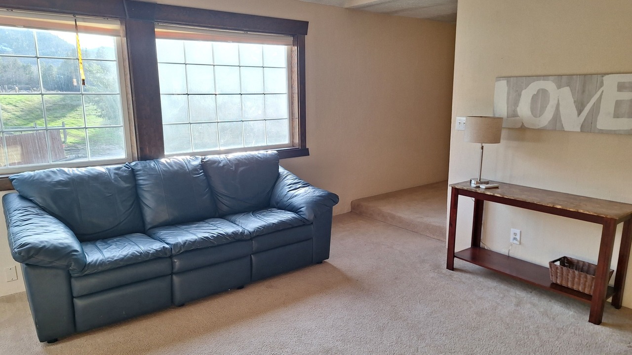 Photo of Livingroom in Cle Elum