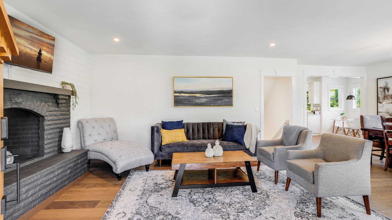 Photo of Livingroom in Garden Home-Whitford