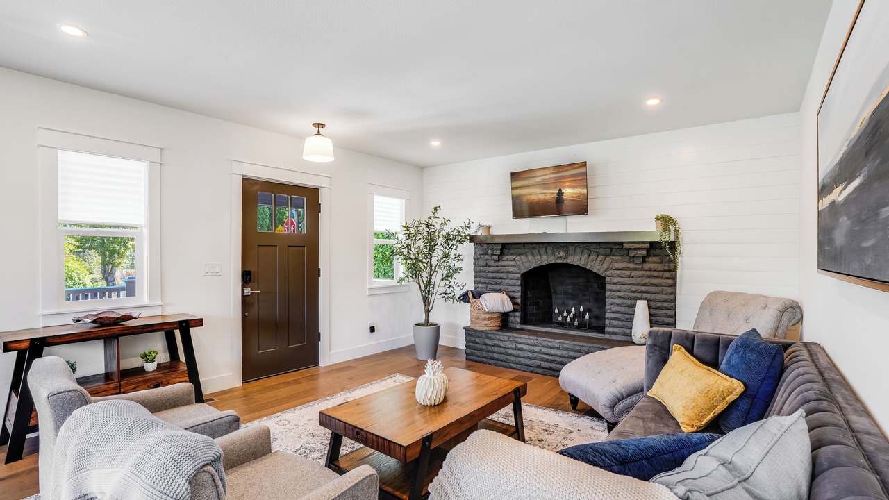 Photo of Livingroom in Garden Home-Whitford