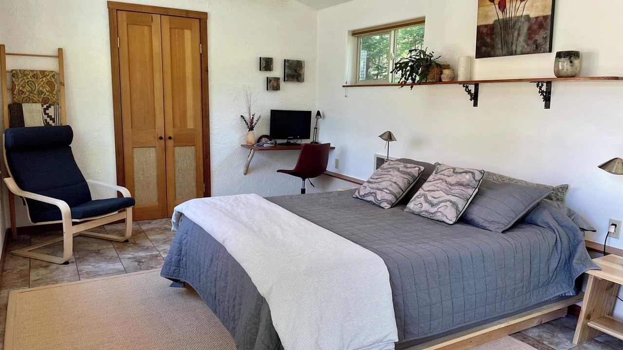Photo of Bedroom in Sandpoint