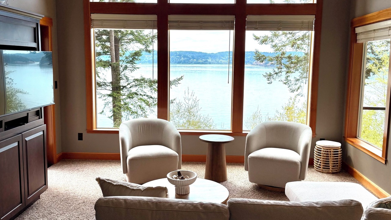 Photo of Livingroom in La Conner