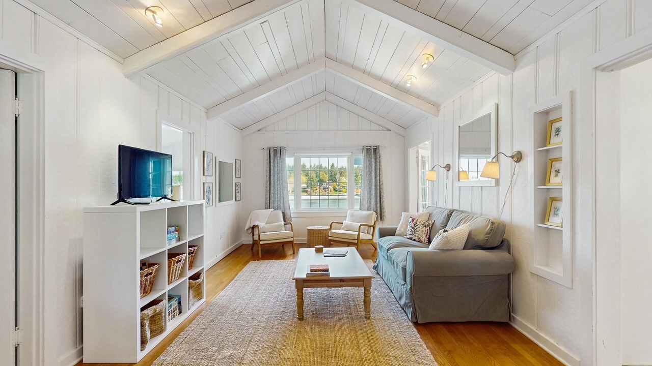 Photo of Livingroom in Bainbridge Island
