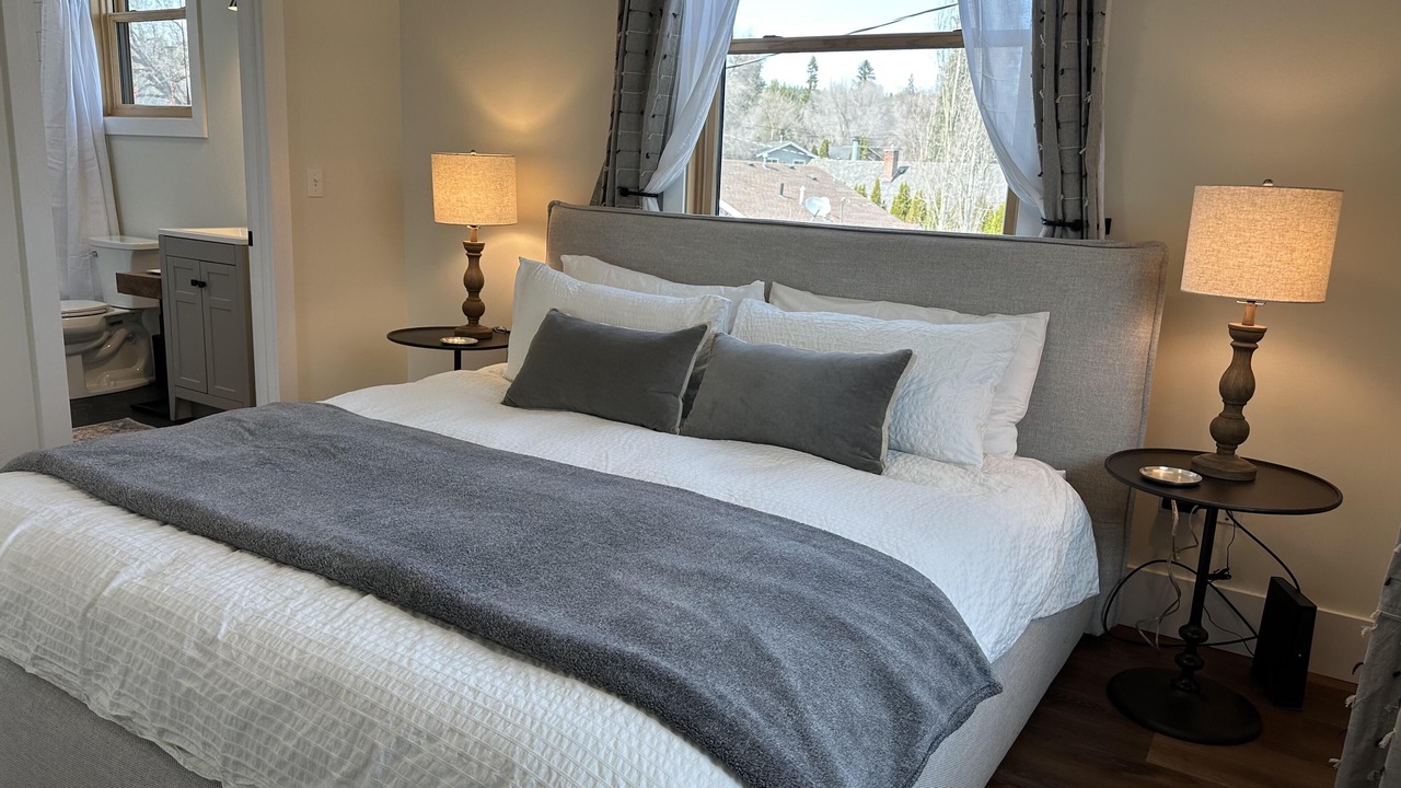 Photo of Bedroom in River West