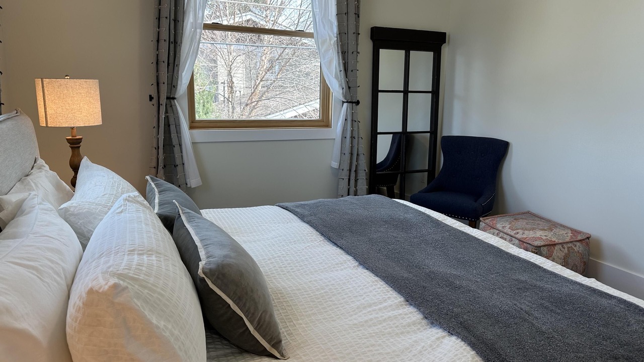 Photo of Bedroom in River West
