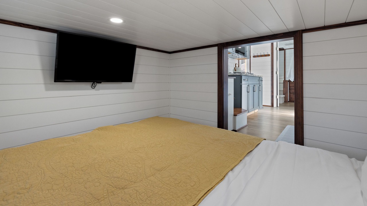 Photo of Bedroom in Eatonville