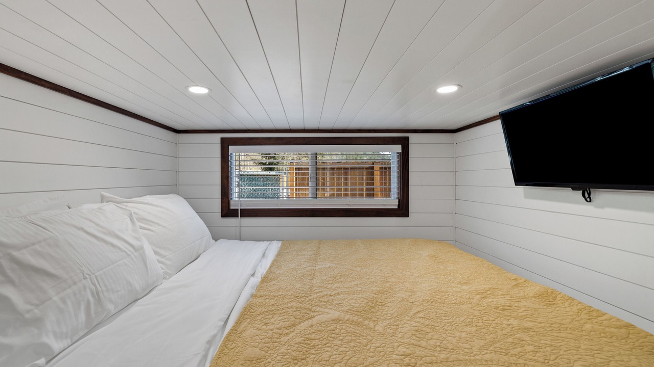 Photo of Bedroom in Eatonville