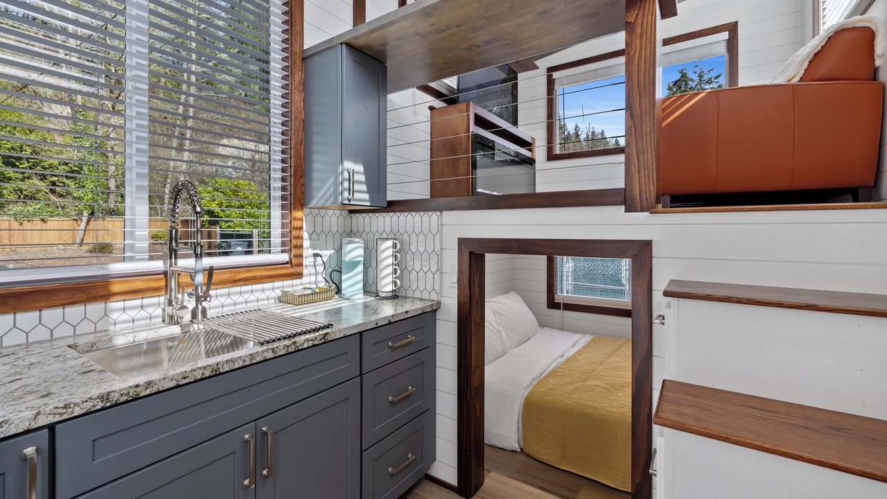 Photo of Bedroom in Eatonville