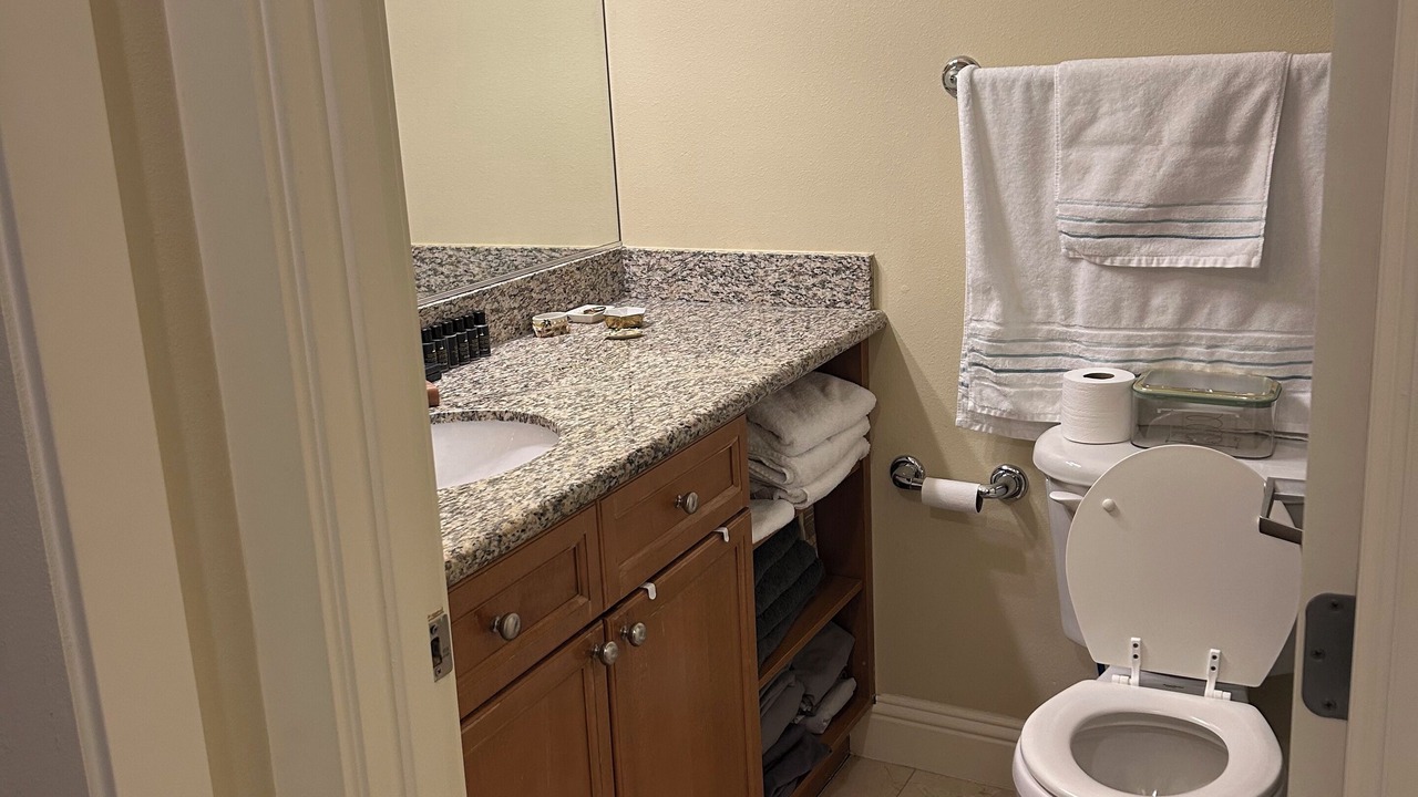 Photo of Bathroom in Lakeview