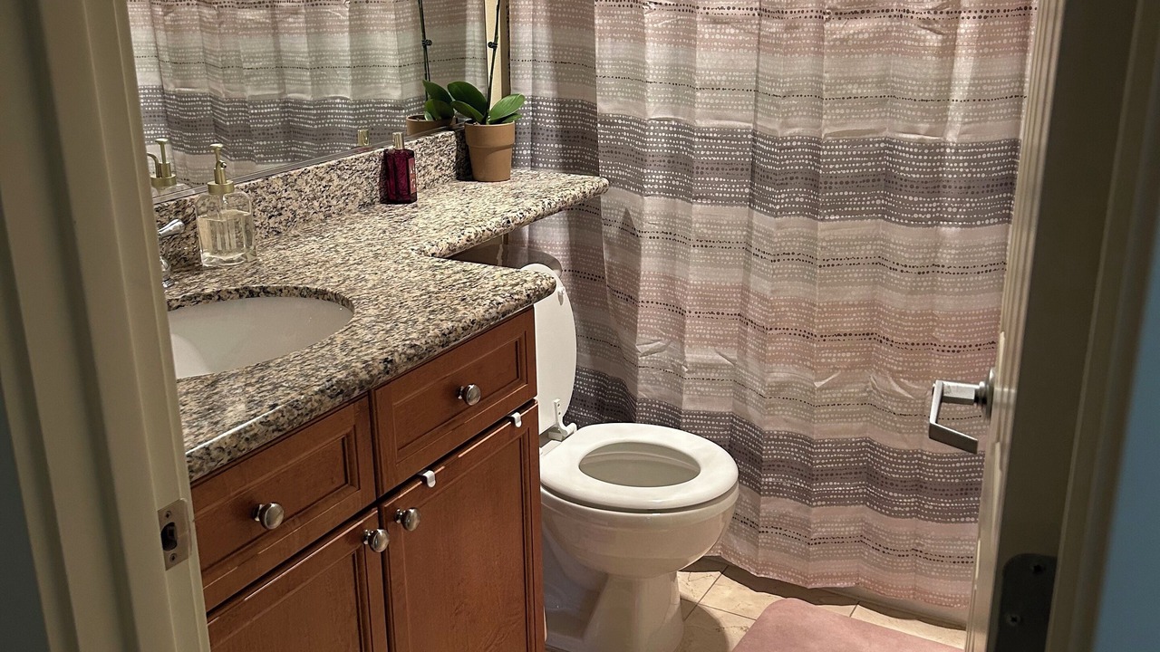 Photo of Bathroom in Lakeview
